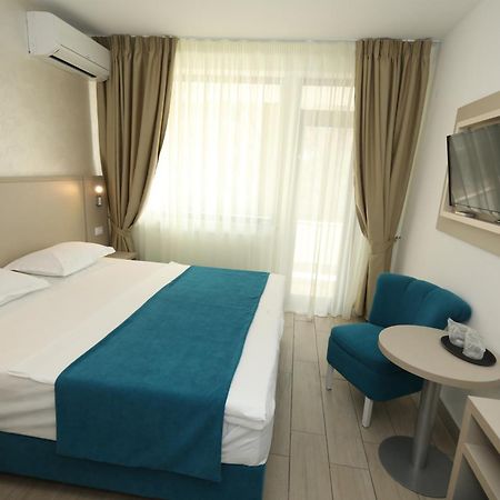 Hotel Delfin Mamaia Kültér fotó