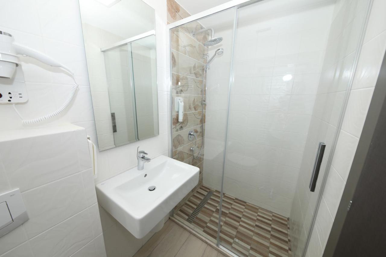 Hotel Delfin Mamaia Kültér fotó