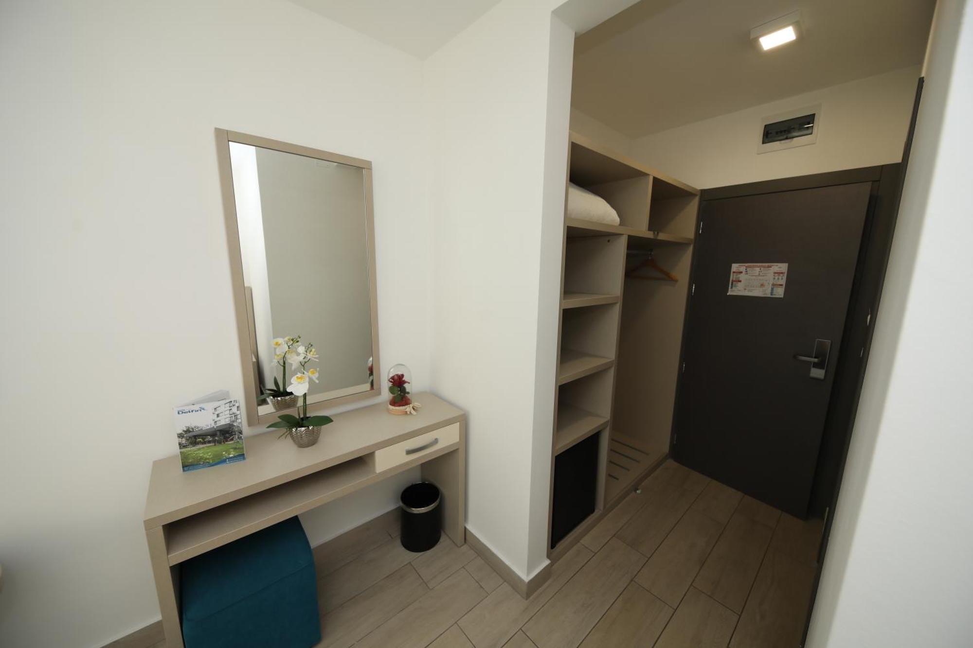 Hotel Delfin Mamaia Kültér fotó