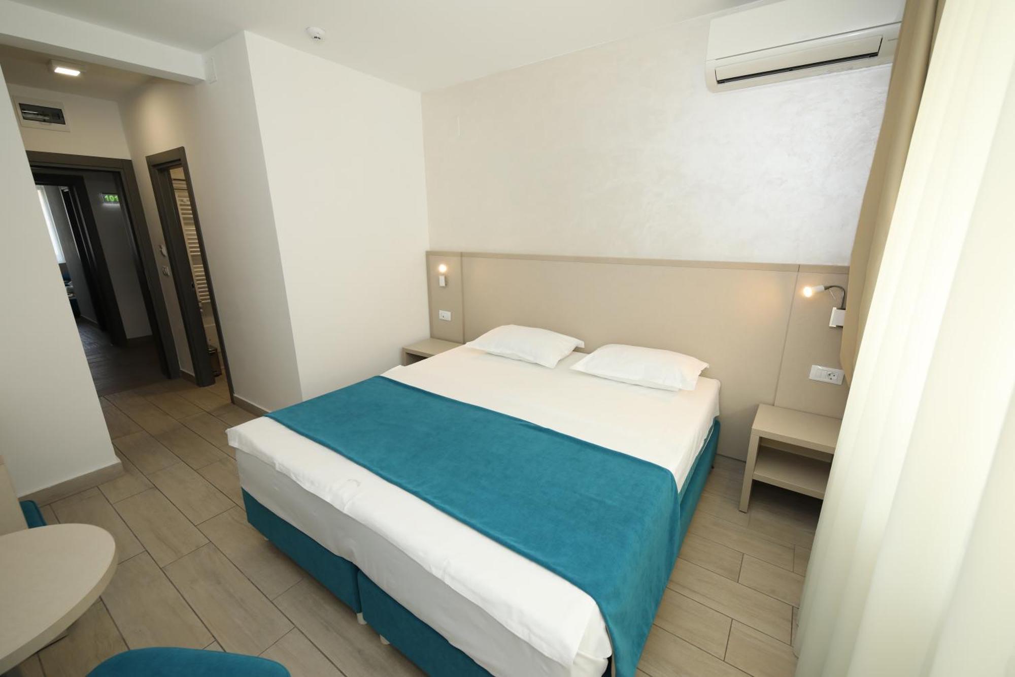 Hotel Delfin Mamaia Kültér fotó